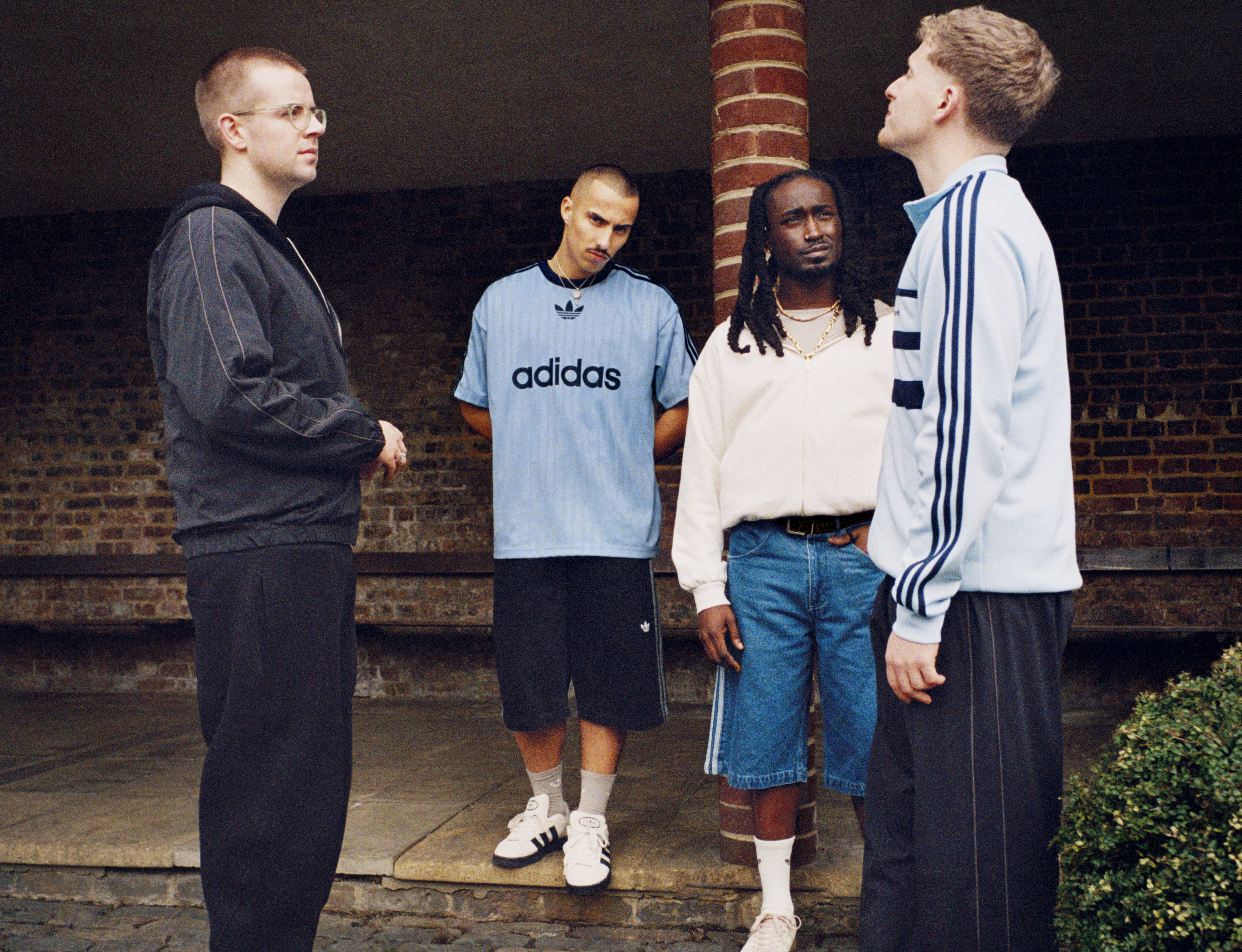 Adidas × JD — graffiti wall group